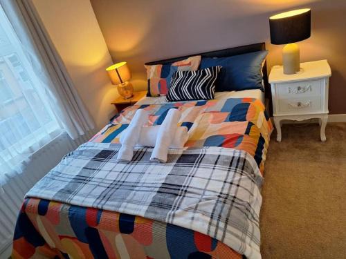 Chatham Apartamento | Fantastic 3-bed with free parking & Wi-Fi Located in Chatham Kent