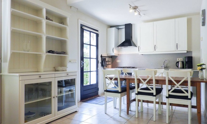 Grijpskerke Casa | Fantastic 6-person holiday home in Grijpskerke, centrally located in Walcheren