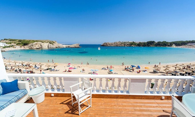 Arenal d'en Castell Casa | Indescriptible casa adosada sobre la playa, Arenal den Castell, Menorca