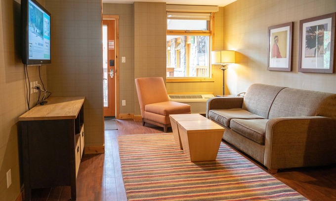 Banff Condominio | Fantástica escapada de Banff con acceso increíble piscinas calientes, capacidad para 6 personas.