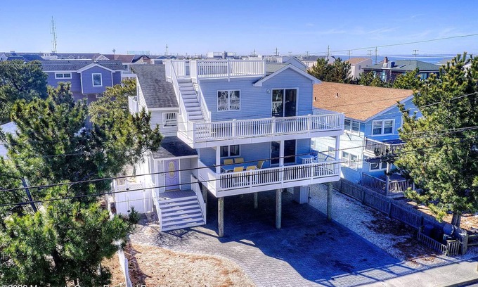 North Beach Haven Casa | Fantastic Beach Block House With Heated Pool!