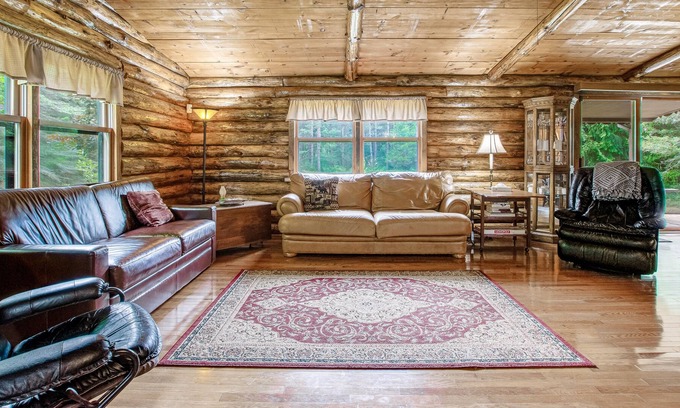 Wisconsin Dells Cabina | Fantastic Cabin on 40 Acres W/ Free WiFi, Hiking Trails, & Wood Stoves - Dogs OK