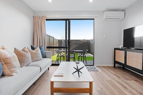 Auckland Casa | Fantastic Favona Style and Luxury 3 BR and 2 Bath