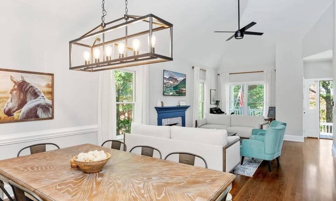 Dilworth Casa | Fantastic Home * 6 Bedrooms * Awesome Location