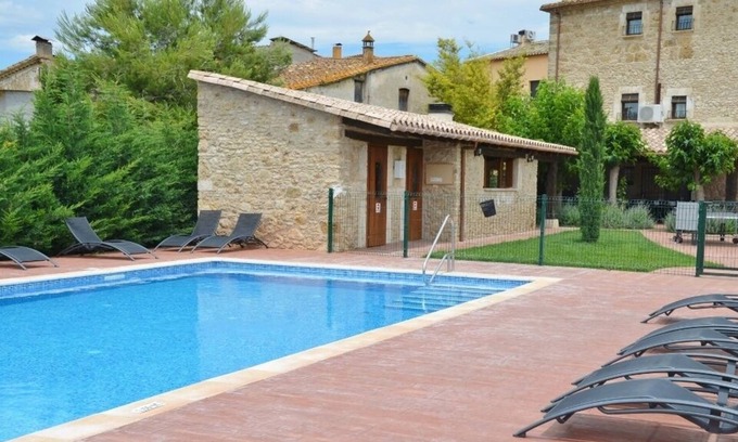 Cornella del Terri Villa | Fantástico grande y hermosa casa de vacaciones situado en el corazón de un pueblo.