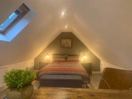 Warmingham Casa | Fantastic Location, Annexe with Hot Tub