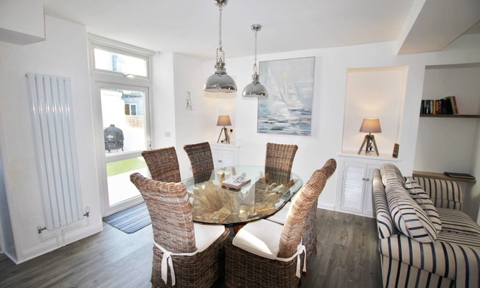 Brixham Casa | Fantastic location in the harbour bowl
