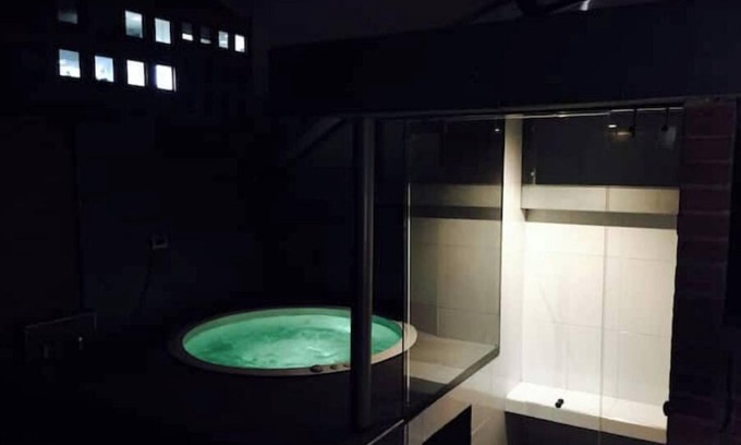 La Castellana Apartamento | FANTASTIC PH JACUZZI LOFT TRIPLEX APARTMENT