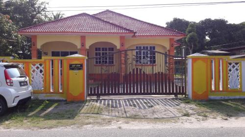 Kemasik Casa | Farah Banglo Homestay Kemasik