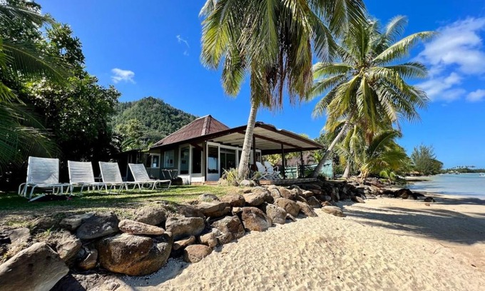 French Polynesia Casa | Fare Matairoa - 2BR Beach Cottage