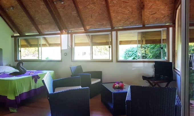 Teahupoo Casa | Tarifa Ora en un parque arbolado de 15,000 m2
