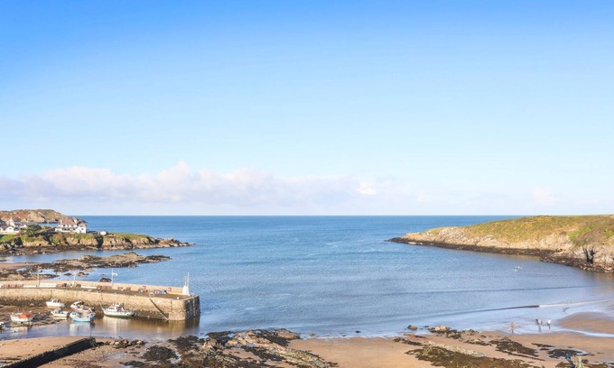 Cemaes Bay Cabaña | Farm Cottage
