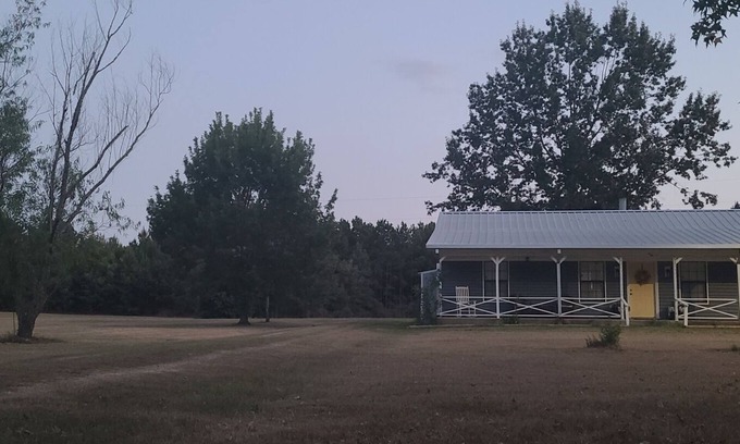 Pennington Otro | Farm getaway! Enjoy the solitude!