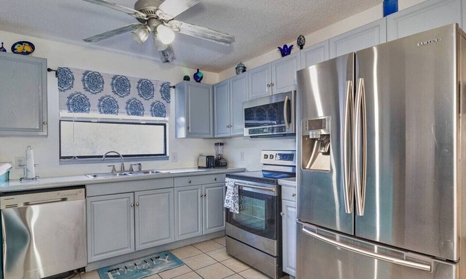 Durant Casa | Farm House Retreat - Park your RV - Camp in Style!