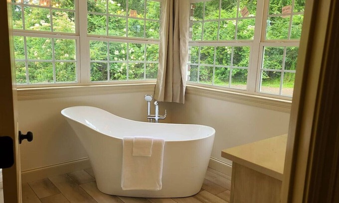Pine Grove Otro | Farm House stay with soaking tub and hot tub barn