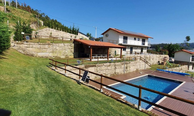 Cabeceiras de Basto Otro | Granja de Terreiros (12 pax) - Granja entera