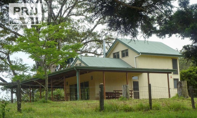 Lillian Rock Casa | Farm Stay at Lillian Rock the entire building