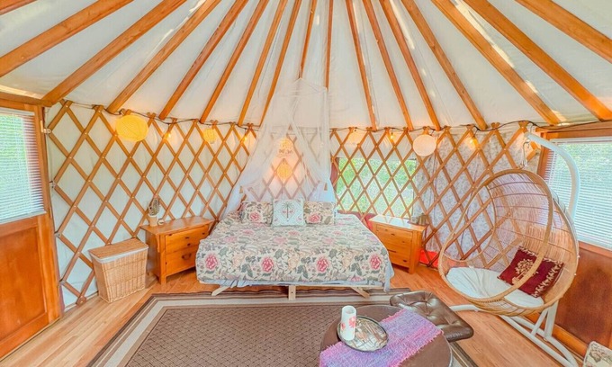 Fairfield Alquiler De RV | Farm Stay Yurt - 7 min St Albans