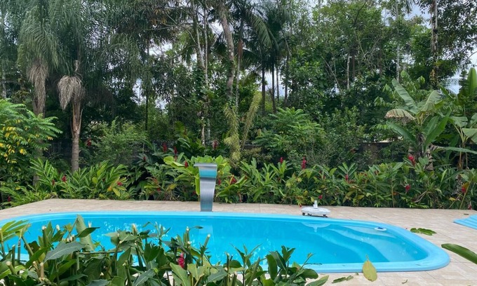 Cidade Jardim Tom Casa | Farm with swimming pool. Waterfall 200 meters away, in the Caiubura Condominium Bertioga, SP