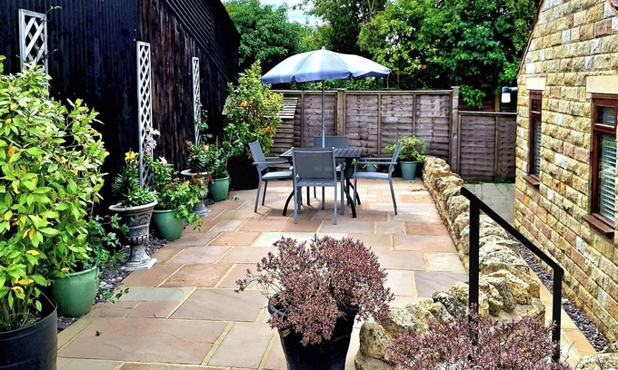 Allerston Cabaña | Farm Yard Cottage