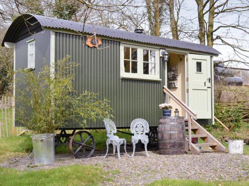 Stowford Casa | Farmer Oaks Hut