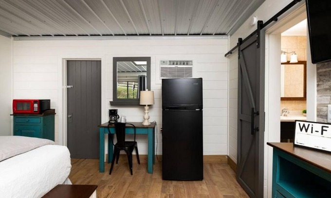 Gatlinburg Casa | Farmhouse Cottage 6 Close to Downtown