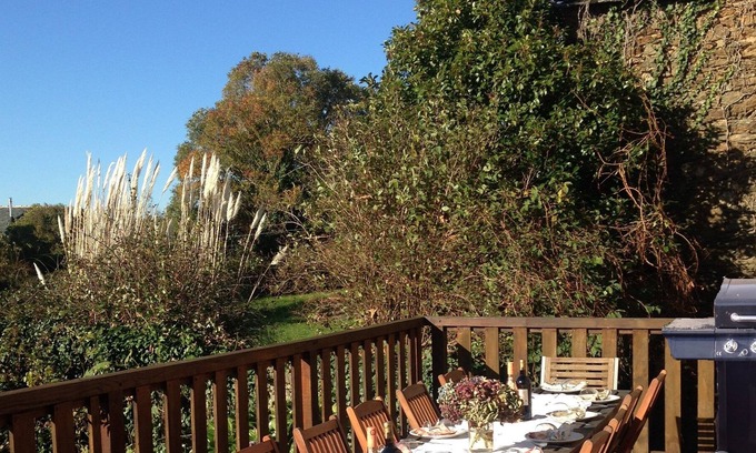 La Salvetat-Peyrales Otro | Farmhouse w/acres of private land, heated pool, games room in South West France.