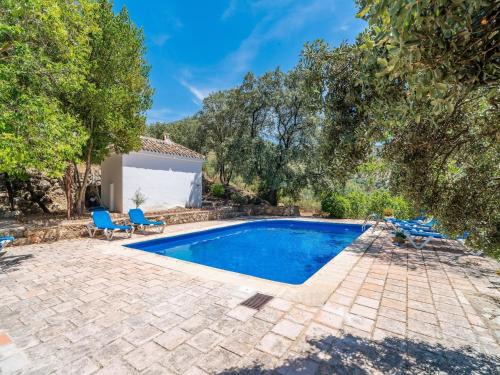 Priego de Córdoba Casa | Farmhouse in Andalusia near Tiñosa Peak