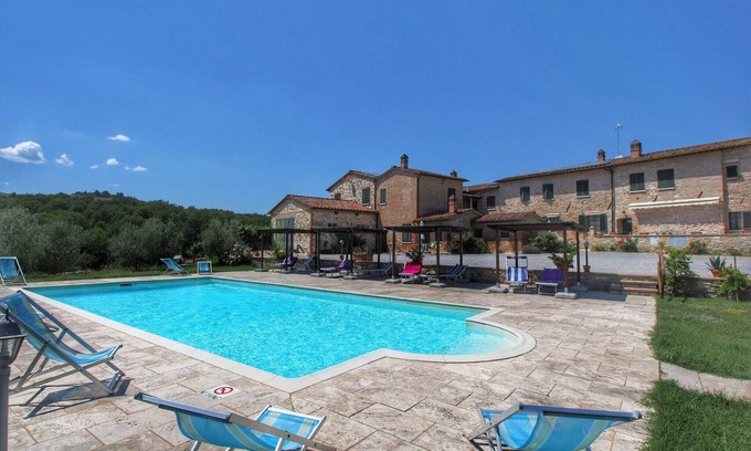 Asciano Otro | Ideal casa rural en Asciano con piscina