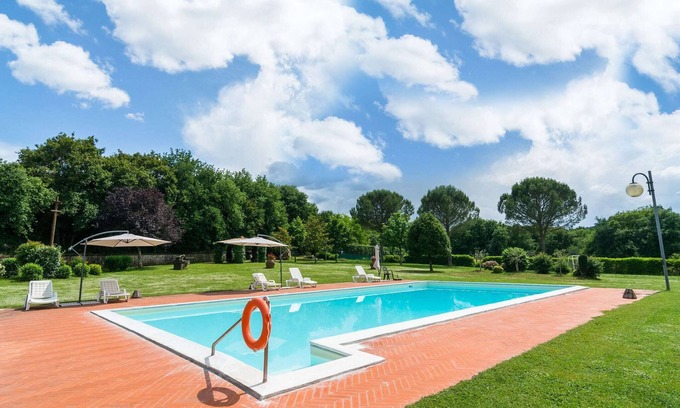 Bucine Otro | Casa rural con vistas a la piscina