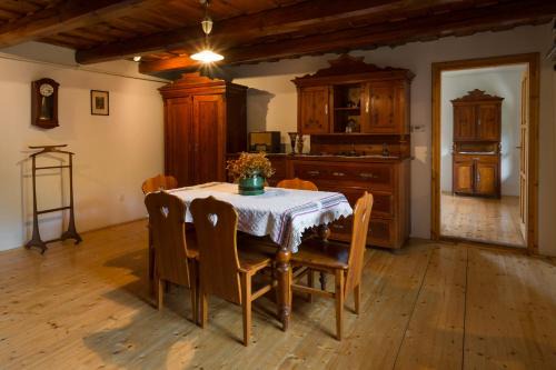 Koveskal Apartamento | Farmhouse in Köveskál (Balatonfelvidék) for 6 persons