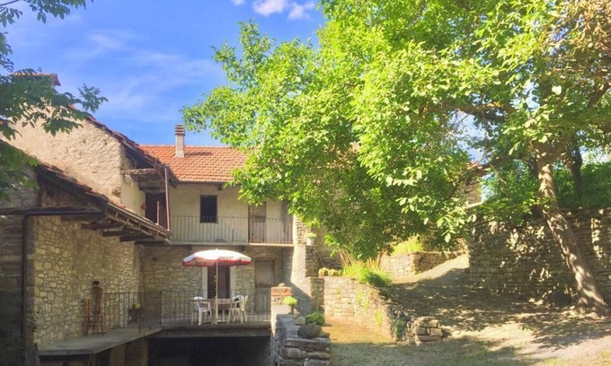 Bergolo Casa | Farmhouse in the heart of the eighteenth-century village