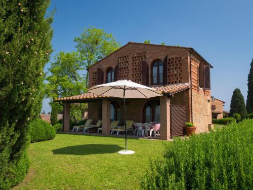 Montaione Apartamento | Farmhouse in Tuscany with Pool & Scenic Views