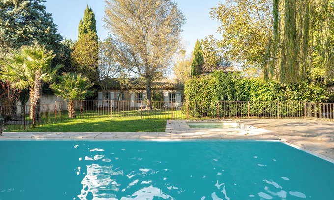 Velleron Casa | Casa rural 'La Rivière' con piscina compartida, terraza privada y Wi-Fi