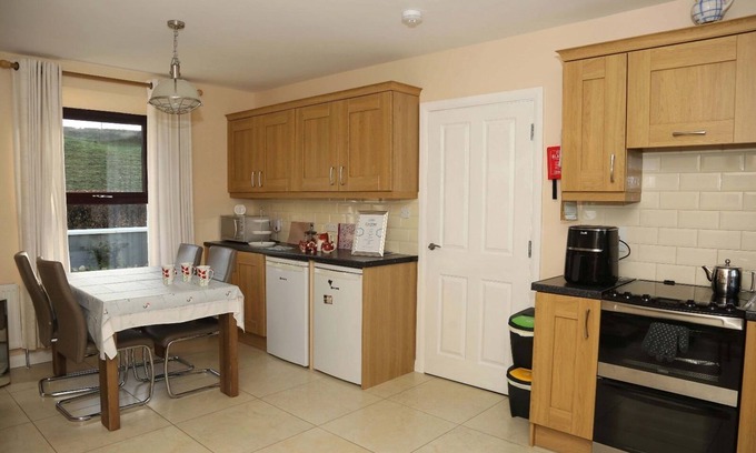 Strabane Casa | Farmhouse near Newtownstewart 3 bedrooms