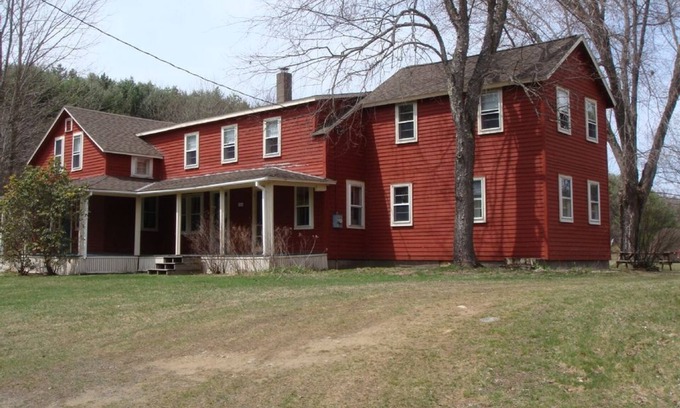 Otis Otro | Farmhouse on Otis Pond