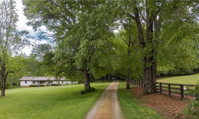 Chattahoochee Hills Casa | Farmhouse retreat near Serenbe
