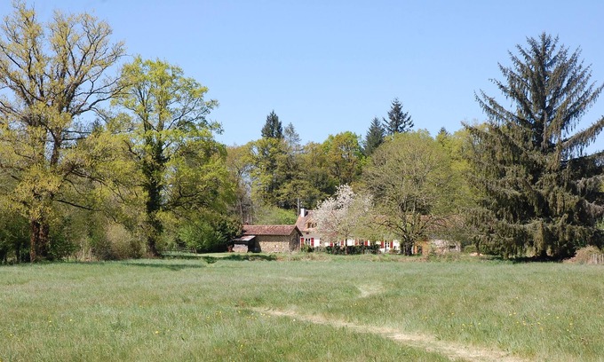 Saint-Mathieu Otro | Casa de campo situada en 5 acres de hermosos jardines en el corazón del campo