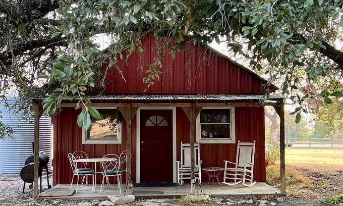 Belton Apartamento | Farmhouse Studio The Tackroom-animals and a pool!