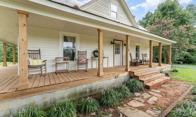 Troy Casa | Farmhouse style 3 bedroom home minutes from the scenic Uwharrie River!
