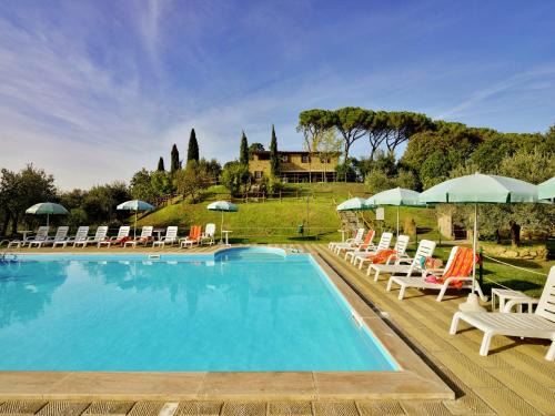 Popoltaio-Schiacciato Casa | Farmhouse with air conditioning, private terrace and pool