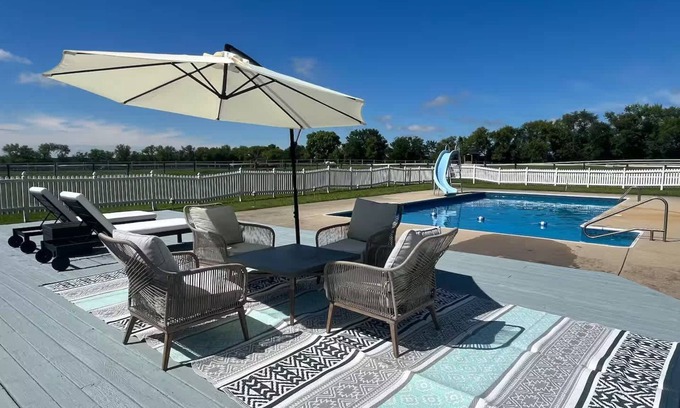 Elkhorn Casa | Farmhouse with Heated Pool on almost 160 Acres!
