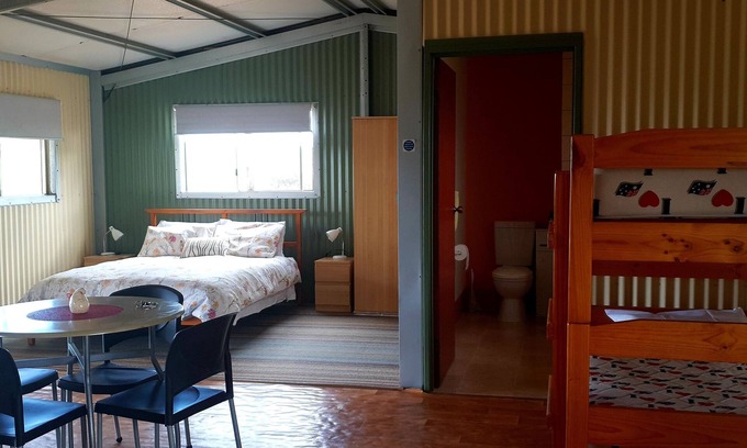 Bowes Cabina | Farmstay cabins in Western Australia, close to highway.