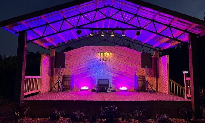 Indiantown Otro | Farmstay Event Space with 2 Houses on 15 Acres with Additional Amentities Avail