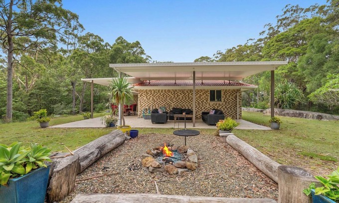 Northern Rivers Otro | Farmstay near Evans Head and beach - entire house with fire pit and games room