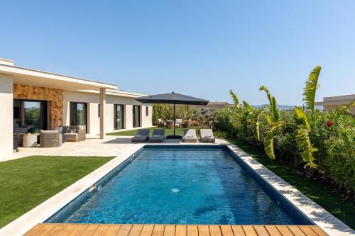 Montenegro Casa | Faro Luxury Home with Heated Pool and Garden