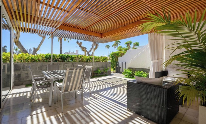 Pasito Blanco Casa | FaroVela Suites Pasito Blanco II