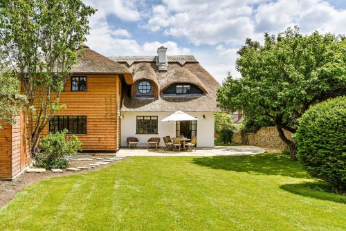West Wittering Casa | Farthings - large cottage with pool
