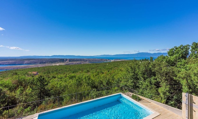 Smrika Casa | Fascinante villa con fantásticas vistas al mar a la isla de Krk con piscina privada, tenis de mesa, billar, barbacoa