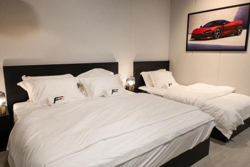 George Town Hotel | FAST FIVE At Gurney